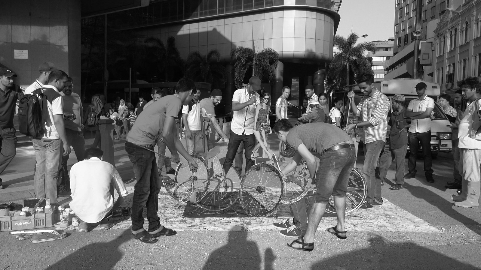 Jalan Benteng, Kuala Lumpur, 160703 (7 Painters : 3 Wheels), 2016. C-type photography paper.