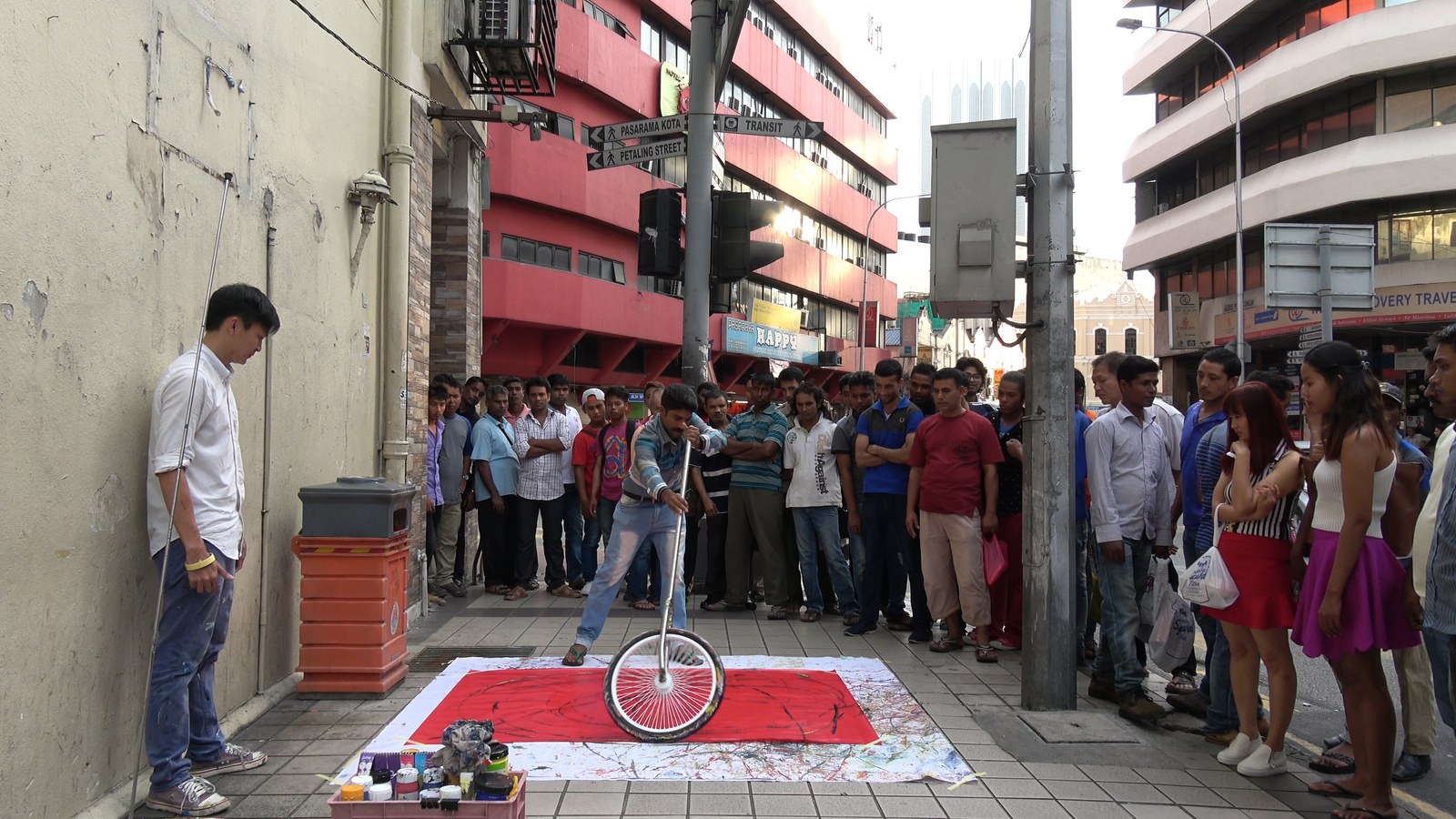 Jalan Hang Lekiu, Kuala Lumpur, 160626 (6 Painters : 3 Wheels), 2016. Video still.