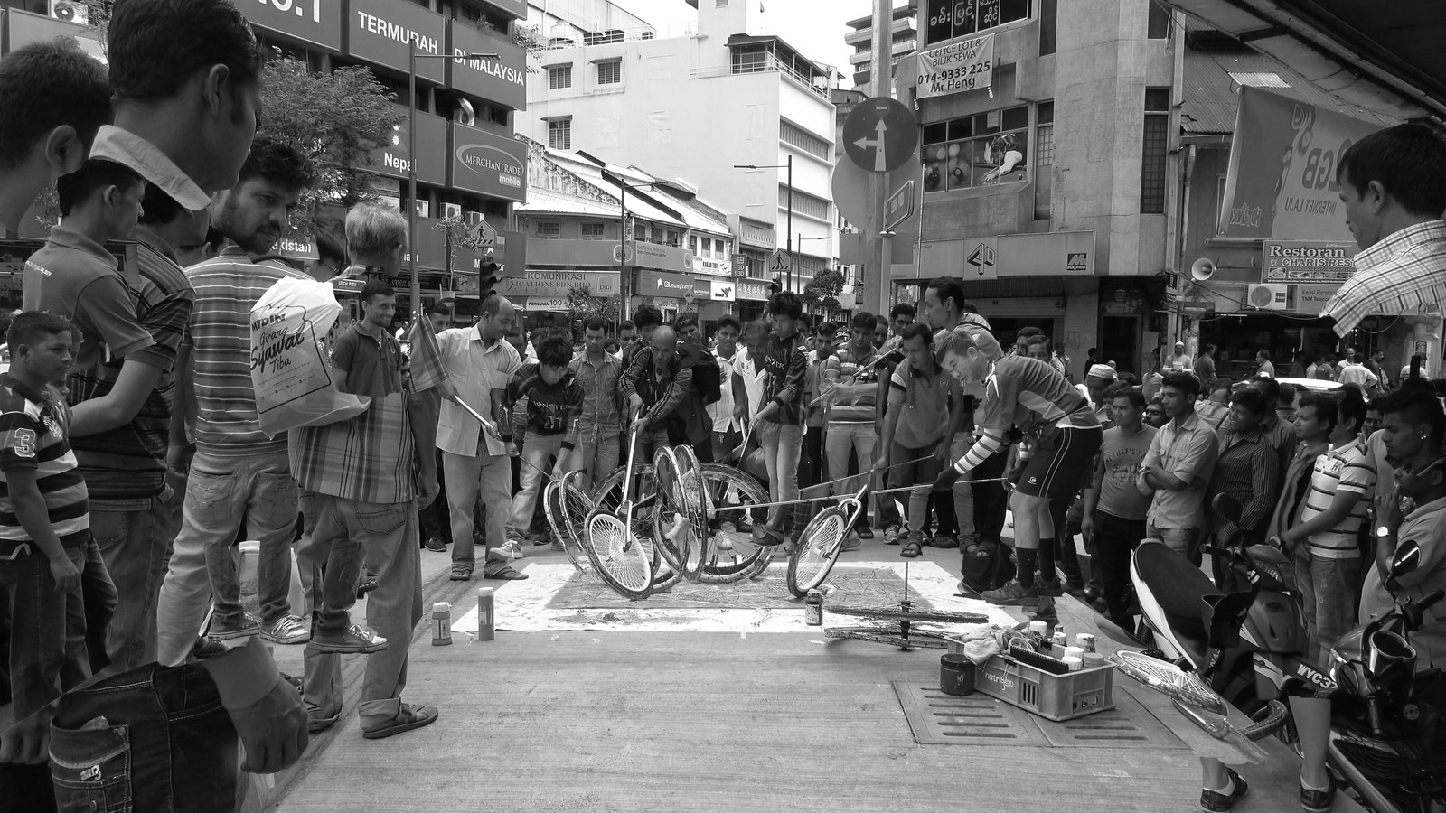 Jalan Tun Tan Siew Sin, Kuala Lumpur, 160626 (10 Painters : 3 Wheels), 2016. C-type photography paper.