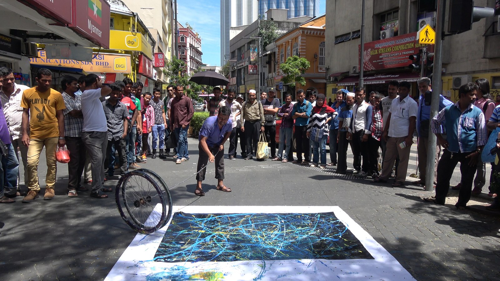 Lebuh Pudu, Kuala Lumpur, 160626 (7 Painters : 3 Wheels)
