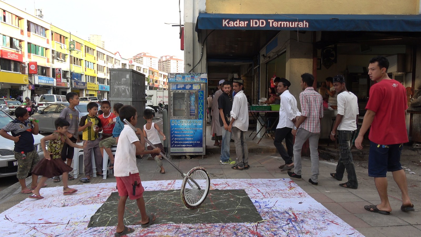 Pusat Bandar Utara Selayang, 160613 (11 Painters : 2 Wheels), 2016.