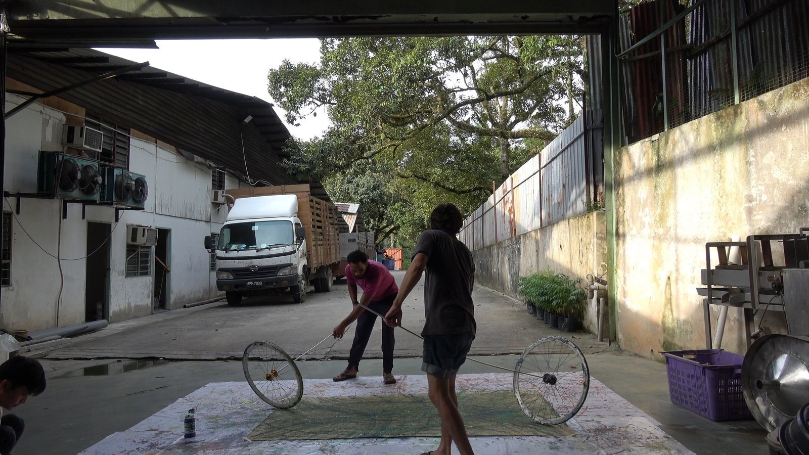 Taman Setia Jaya, Rawang, 160627 (8 Painters : 4 Wheels), 2016.
