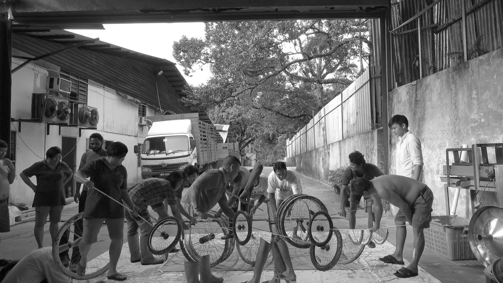 Taman Setia Jaya, Rawang, 160627 (8 Painters : 4 Wheels), 2016. C-type photography paper.